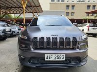 Selling Silver Jeep Cherokee 2014 SUV / MPV in Manila