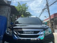 Purple Isuzu Mu-X 2016 for sale in Automatic