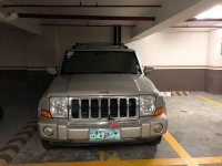 Selling White Jeep Commander 2009 in Pateros