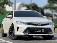 Selling White Toyota Camry 2016 in Makati