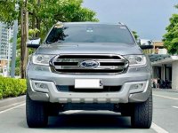 Selling White Ford Everest 2017 in Makati