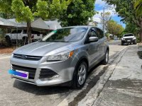 Selling White Ford Escape 2016 in Quezon City