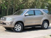 Selling White Toyota Fortuner 2012 in Manila