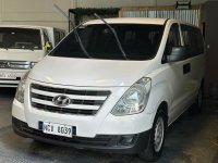 White Hyundai Starex 2018 for sale in Manual