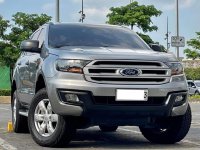 Selling White Ford Everest 2016 in Makati