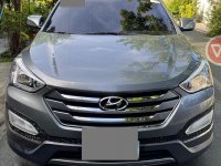Sell White 2013 Hyundai Santa Fe in Las Piñas