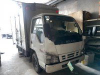 White Isuzu Nhr 2023 for sale in Manual