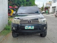 White Toyota Fortuner 2010 for sale in Manila