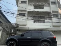 Selling White Mitsubishi Montero 2009 in Quezon City