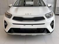 White Kia Stonic 2023 for sale in Dasmariñas