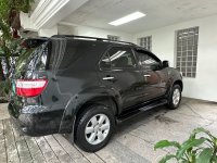 Sell White 2010 Toyota Fortuner in Makati