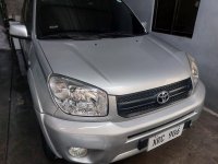 Selling White Toyota Rav4 2005 in Quezon City