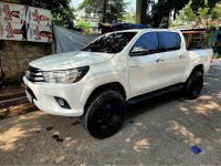 White Toyota Hilux 2018 for sale in Marilao