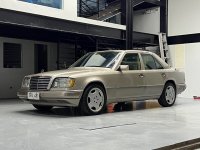 White Mercedes-Benz W124 1991 for sale in Automatic