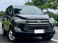 Selling White Toyota Innova 2017 in Makati