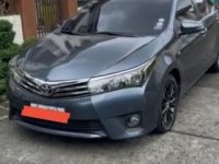 Selling White Toyota Corolla altis 2016 in Manila