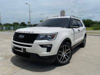 White Ford Explorer 2018 for sale in Automatic