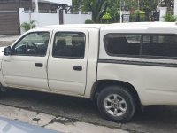 White Toyota Hilux 2003 for sale in Makati