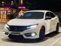 Selling White Honda Civic 2019 in Manila