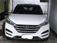 Sell White 2017 Hyundai Tucson in Calape