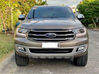 Selling White Ford Everest 2020 in Las Piñas