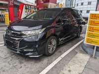 Selling White Honda Odyssey 2018 in Manila