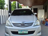 White Toyota Innova 2012 for sale in 