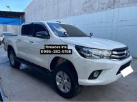 White Toyota Hilux 2016 for sale in Mandaue