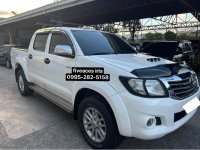 White Toyota Hilux 2013 for sale in Mandaue