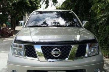 NISSAN Navara LE 2011 MT Silver For Sale 