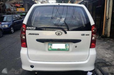 Toyota AVANZA 2009 MT White SUV For Sale 