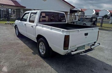 2001 Nissan Frontier Pickup 4x2 MT White For Sale 