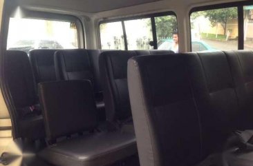 2010 Toyota Hiace Commuter MT White For Sale 