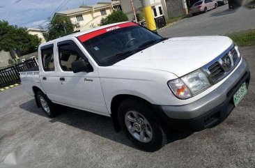 2001 Nissan Frontier Pickup 4x2 MT White For Sale 