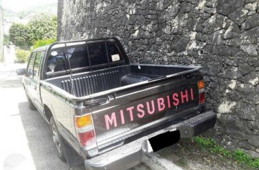 Mitsubishi L200 MT Black Pickup For Sale 