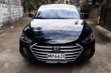 Hyundai Elantra MT 2016 Black Sedan For Sale 