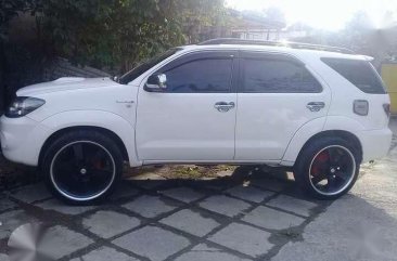 For sale Toyota Fortuner 2006 4x4 automatic diesel