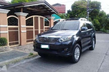 For sale 2012 Toyota Fortuner 4x2 Manual Diesel