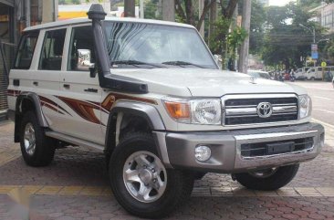 (2017) BNEW! Toyota Land Cruiser LC 76 for sale