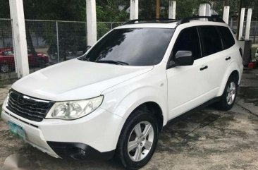 2010 Subaru Forester white for sale