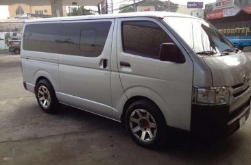 Toyota Hiace Commuter 2016 MT Silver For Sale 