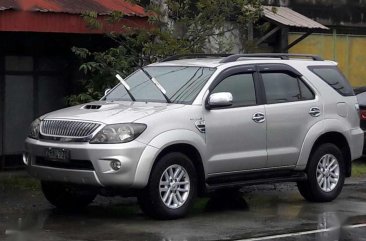 Toyota Fortuner.V 2007 4x4 AT Silver For Sale 