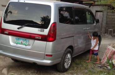 Nissan Serena 2000 AT for sale