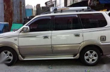 For sale Toyota Revo SR 2004 model gasoline