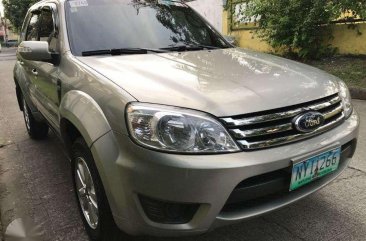 Ford Escape xls late 2009 for sale
