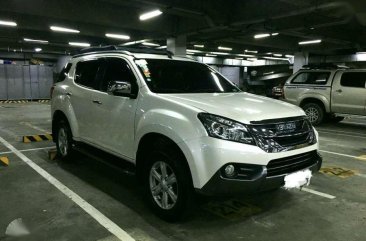 Isuzu MUX white 2.5 4x2 for sale 