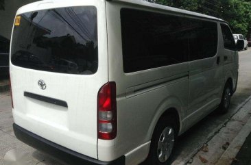 2017 Toyota Hiace Commuter Manual White 5 Speed for sale