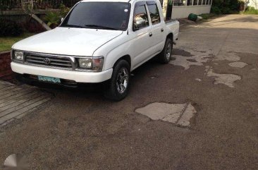 2004 Toyota Hilux 4x2 double cab for sale