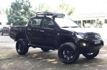 For sale Mitsubishi Strada 2012 glx manual