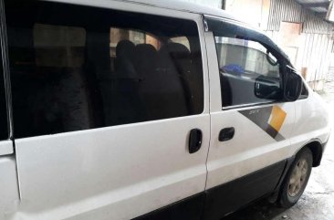 For sale Hyundai Starex white with complete papers